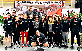 10 medali przywieźli z mistrzostw Polski taekwondziści z Olsztyna.  Drużynowo zawodnicy AZS UWM wywalczyli srebro
